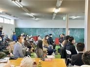 北海道安平町で2019年11月16日にオープンしたCommunityスペース兼オフィスのENTRANCE。被災した薬局をリノベーションし、安平町の玄関口としてヒト・コト・モノに触れ合える空間づくりを手掛けました！地元でのCommunityづくりはもちろん、地方×東京、地方×地方のCommunity連携にも励んでいます！