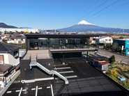去年完成した新オフィス。富士山が目の前と最高のロケーションです。