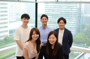 IBJは、日本で最も多くの結婚カップルを生み出している会社です。クリエイターやエンジニアがアプリ開発を行いながら、仲人やコンシェルジュが心を込めたサポートでお客様の意思決定をお手伝いする。ITとヒト、それぞれの強みを活かした独自の事業展開をしています。