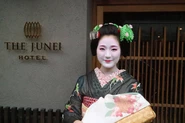京都花街と提携し、舞妓さんとお茶屋遊びを客室で提供