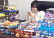 会社常備のボドゲーに埋もれる菊ちゃん