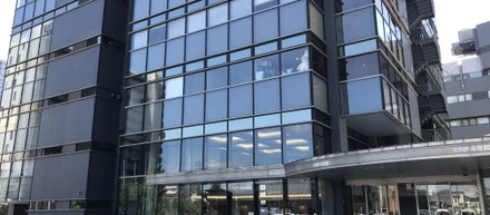 会社が入居している建物の外観