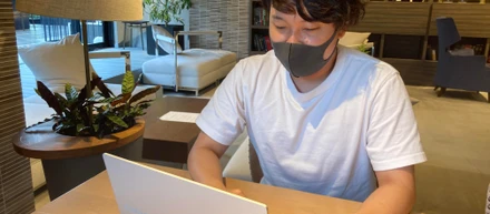 【BONNOU採用担当者紹介】取締役・旅人・ポーカー日本ランカー。BONNOUの採用担当兼取締役の横野さんが語る、異色の経歴とマーケティングに向ける熱量の源泉とは。