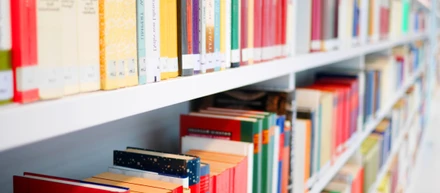 「金額無制限」「個人所有可」の新たな書籍購入支援制度を導入しました！