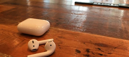 【レビュー】新商品AirPodsは一度体験したらもう戻れない！ 4gの軽さとワイヤレスな環境 [T-SITE LIFESTYLE]