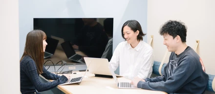 リモートワークが当たり前になった時代。自然と手を差し伸べる関係性がもたらす強さ