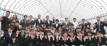【創業4年目で新卒社員が9割】2023年度も17名の新入社員を迎え、青空入社式行いました！