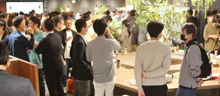 ゲームを愛する業界人がピザパで集結！創造を生み出す秋葉原の新名所に