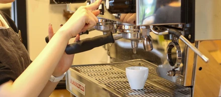 カフェを通じて暮らしに寄り添う―「となりの.」のコミュニティマネージャー（インタビュー後編）