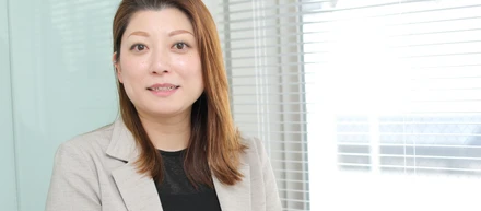 【担当社員に聞いてみた！】「達成となった際に取引先店舗スタッフ様と喜びを分かち合える感動があります！」│田中 久美子（ドラッグストア向け営業）