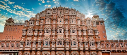 Famous Places to Visit in Jaipur: A Blend of Shopping, Nightlife, and Instagram-Worthy Spots