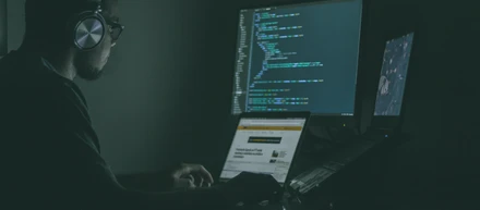 バックグラウンドワーカーが落ちたら気付けるように、K8sレイヤでチェックを入れた話