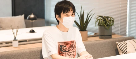 【社員インタビュー Vol.2】フロントエンドエンジニア未経験で入社。1年目で4つの自社サービスの開発に携わるように。