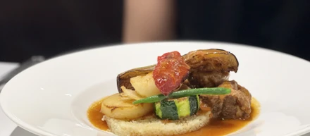 コミュニケーションランチ制度「ごちサマ」で英気を養う。素晴らしい空間を体験するのも「空間演出」をご提供するサマンサの仕事のひとつ。