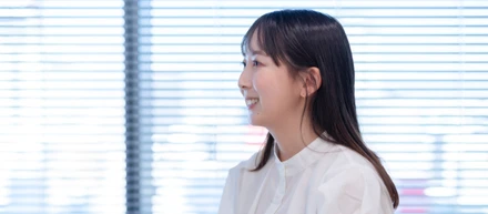 中途入社で活躍する若手デザインディレクター。彼女のデザインへの思いとは？