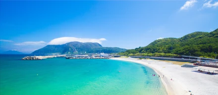 あたたかく受け入れてくれる離島「新島・式根島」。観光旅行やサーフィンをきっかけに移住を決める人も。