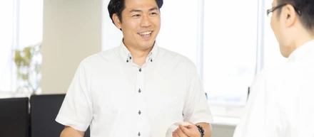 【社員インタビュー.4】好きな場所で、未経験からメーカー役職者に。チーム全員で目標を達成しにいく組織ではたらく。