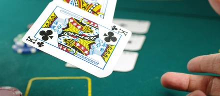 「配られたカードで勝負するしかないのさ。」しかし、配られたカードはさほど重要ではない。「酷いこと」が起こった時、チャンスの鐘の音を聞くことさえできれば。