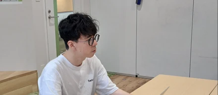 【社員インタビュー】文学部からプログラミング講師に！ロボ団で一番ロボットにはまった卒業生