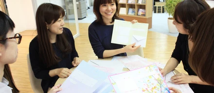 入籍の定番アイテム「デザイン婚姻届」ができるまで