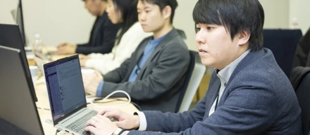 WHY WHITE CROSS？入社者インタビュー 新保豪悟さん（セールス&マーケティング部長）