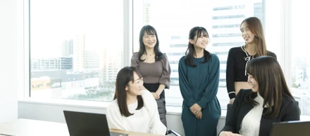 弁護士秘書から始める新卒のキャリア。自分の考えを価値にできる法律事務所へ
