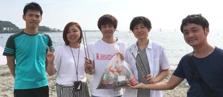 ゆるさに拍車がかかる8月、ゆる運動部は海でゴミを拾い、ビーチボールを追いかけました。