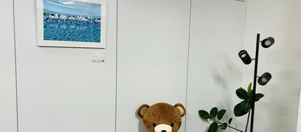 【ユニファーストNEWS】社内に掲示しているアート作品をご紹介！―2024年夏編―