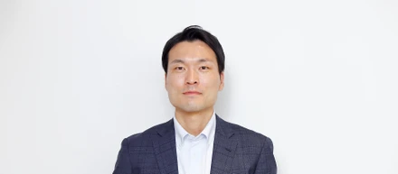 大手外資系SaaS企業からプロダクトに共感して営業1人目としてジョイン。開発チームとも連携をとり、正解のない新しい価値提供にチャレンジする。