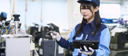 ワークフロー改善で表彰も！機械いじりが好きなリケジョ佐藤さんに仕事の楽しさを聞いてみた