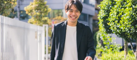 【社員インタビュー】「挑戦を楽しみ、人と共に成長する」2年目社員のリアルな仕事観 〈#観光×人材サービス〉