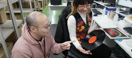 【社員インタビュー】レコードを査定する仕事の魅力とは？