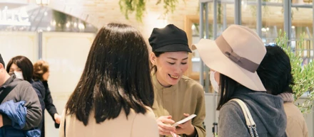 メンバーインタビュー：「接客が天職」と語る彼女が、好きを仕事に選んだ理由。
