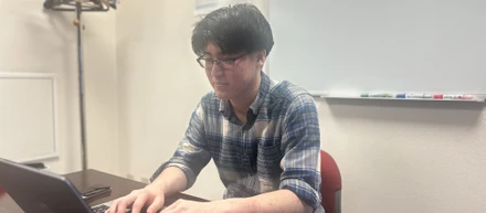 文系学部在学・IT実務未経験から挑戦!!　IT専攻の学生と対等に話せるレベルに　～開発職インターン インタビュー～