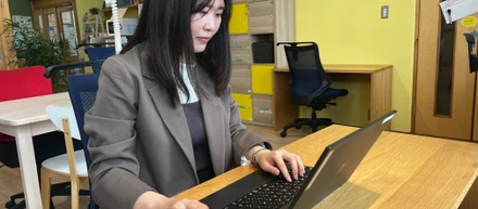 【2年目社員インタビュー】入社1年目から挑戦と成長を実感できる日々