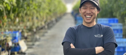 【社員インタビュー Vol.1】銀行営業から“DX農業”へ。ゼロからイチを創る農場長代行の挑戦。