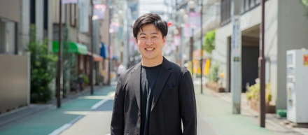 消防士からトップディレクターの戦力へ。ラジャで挑戦を続ける若き制作責任者のストーリー