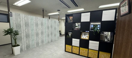 休日に、みんなでオフィスをDIYした件について
