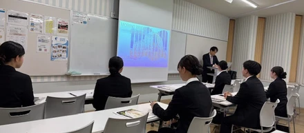 東京ウェディング＆ブライダル専門学校で会社説明会を開催！｜将来のﾄﾞﾚｽｺｰﾃﾞｨﾈｰﾀｰ、ﾌｫﾄｸﾞﾗﾌｧｰが参加してくれました！