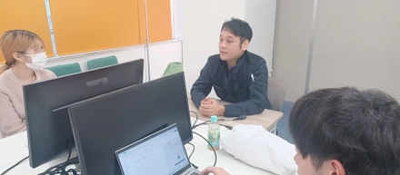 【元お笑い芸人×自動ドア】「人生一度きり、楽しまなきゃ損！」現場一筋15年、異色の職人が語るポジティブ仕事論