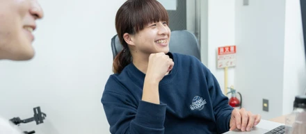 幹部インタビュー③｜CM制作の最前線からSNSマーケのベンチャーへ　忍足さん（CRマネージャー兼一次面接）