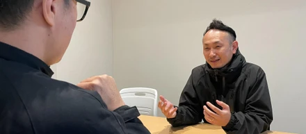 【特別対談】年6回海外出張の裏側と「働く時間」の質／オフィス家具企画チーム対談