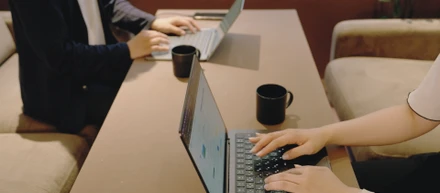 創業初期に、あえて正社員を採用した理由