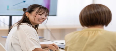 【社員インタビュー】リクルーターは“会社の未来をつくる仕事”——サンクスラボ採用チーム・富﨑さん＆原さんに聞く「採用のリアル」