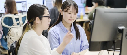 『会社のコーポレートをデザインする部署とは？』少数精鋭チームの雰囲気をのぞいてみた！
