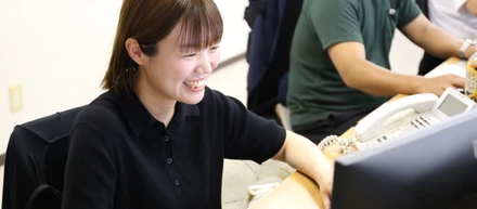 【社員インタビュー】「ここでなら、自分らしく成長できる」――異業種からの転職で掴んだ、多角的な仕事と理想の自分