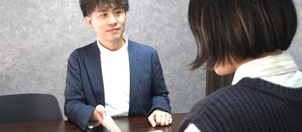 社員インタビュー(異業種からの一歩がキャリアを変えた。未経験からセンター長として活躍するまで)