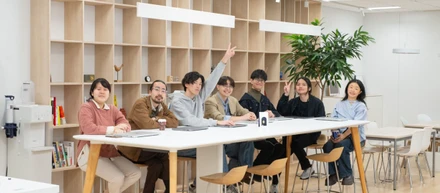 ゼロからの物作りを楽しむ！　新卒とリードのホリデーカード制作