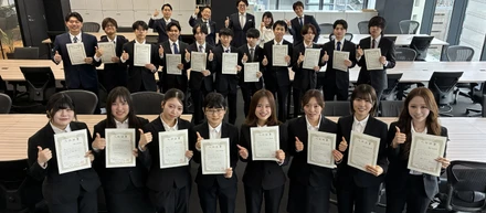【26卒入社式】「昨日までの自分」を脱ぎ捨てる。代表・杉村から受け取った直球のメッセージと、20名の決意。