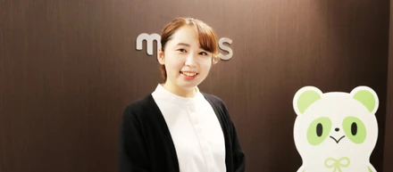 接客志望がまさかのエンジニアに！マルチに活躍するエンジニアをめざして｜フロントエンジニア　楠本 麻衣